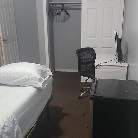 Room In A Beach House With King Size Bed In A Landlord Hosted Three Bedroom Apartment Nova York Exterior foto
