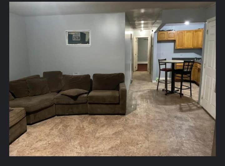 Room In A Beach House With King Size Bed In A Landlord Hosted Three Bedroom Apartment Nova York Exterior foto